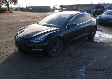2020 Tesla Model 3 Long Range Dual Motor All-Wheel Drive z USA, uszkodzony, nr VIN 5YJ3E1EB9LF649512